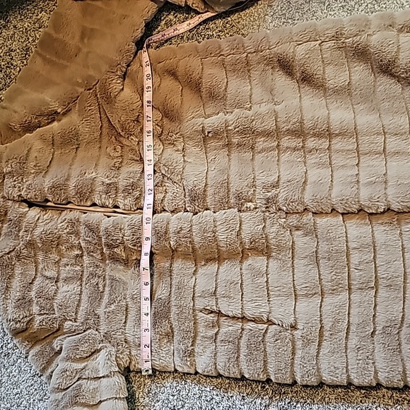 STUNNING TAN RACHEL ZOE RIBBED FAKE FUR HOODED COAT - Picture 10 of 14